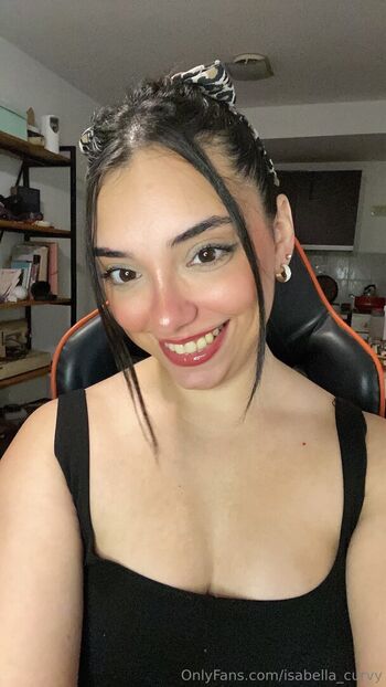 isabella_curvy