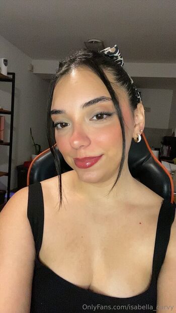 isabella_curvy