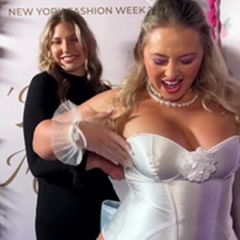 Iskra Lawrence