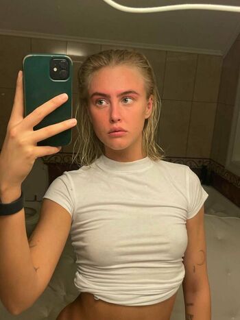 Its_Emma_18