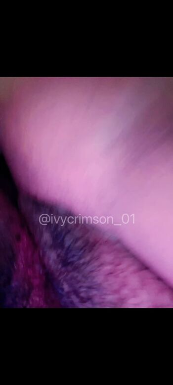 Ivy.crimson01