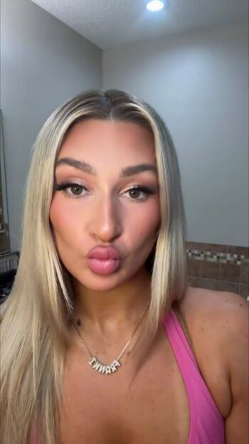 Izzi Dame