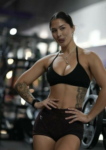 Izzy Flannery _izzyflannery_