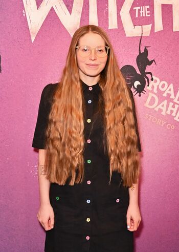 J Jessie Cave