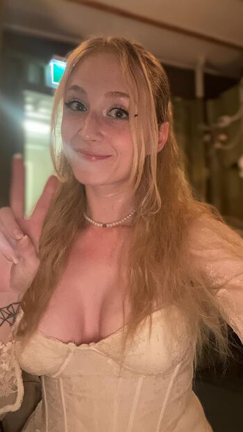 Janet Devlin