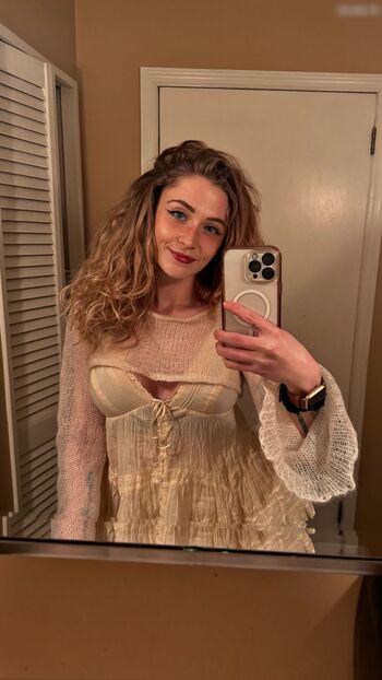 Janet Devlin