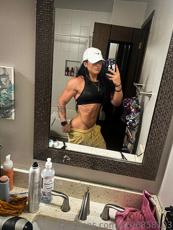 Jen_erhardt_ifbbpro