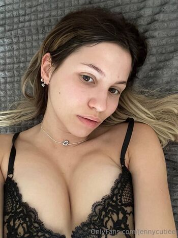 jennycutiee