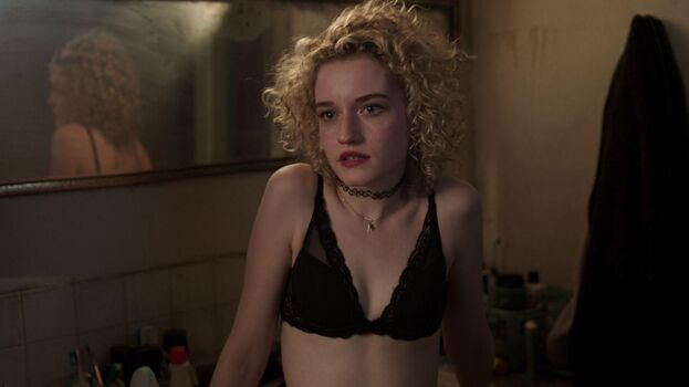 Julia Garner