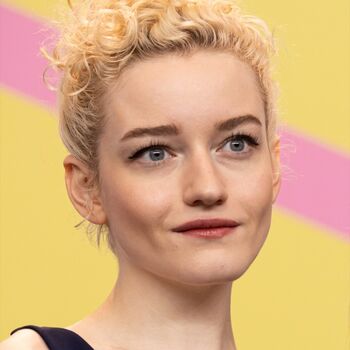 Julia Garner