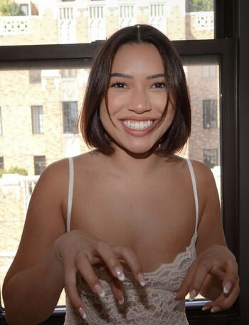 Julia Kelly