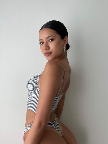 Julia Kelly