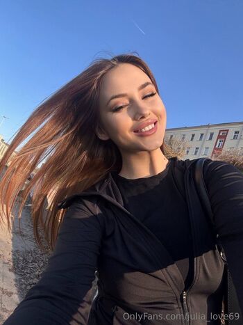 julia_love69