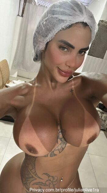 Julia Oliveira