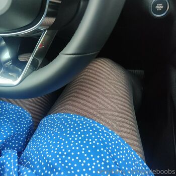 julieboobs