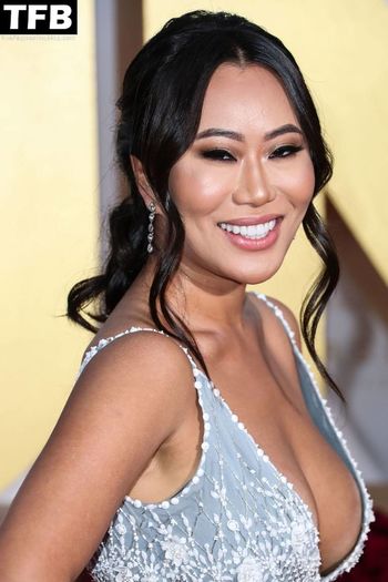 Kelly Mi Li