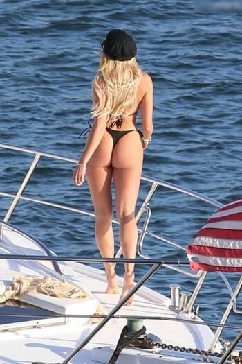 Khloe Terae