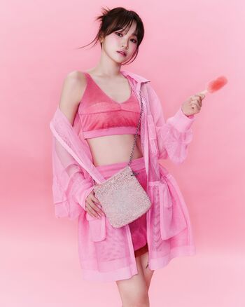 Kim Chaewon