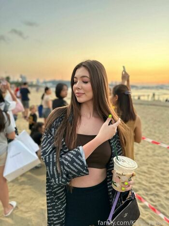 Kitty_Vallery
