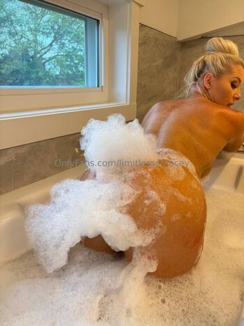 Lacey Evans