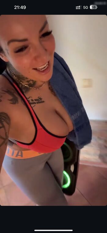 Lady_Black