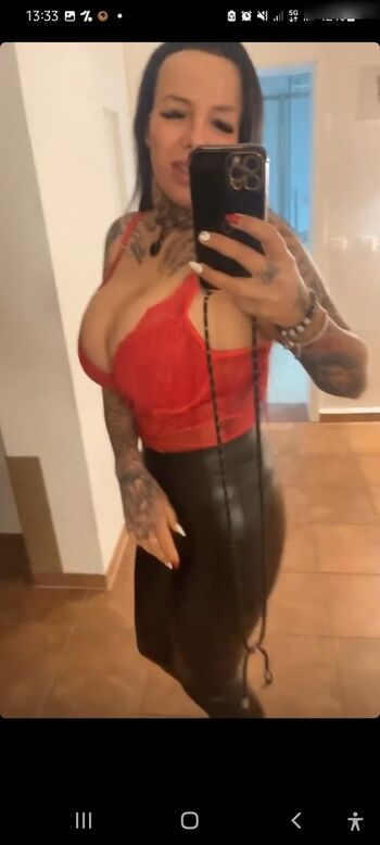 Lady_Black