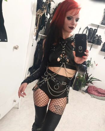 Lady_denight_official