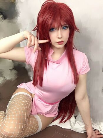 lady_pizza_hug
