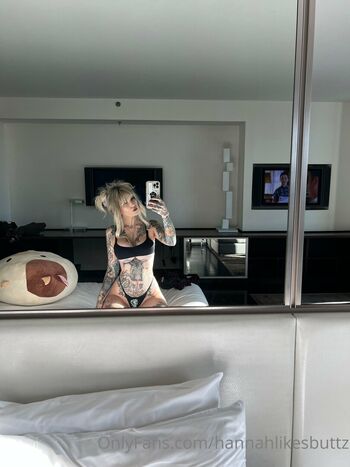 lainlikesbuttz
