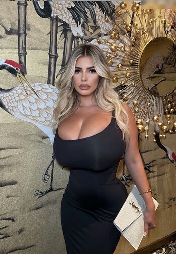 Lali957