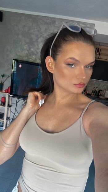 Lana Devone