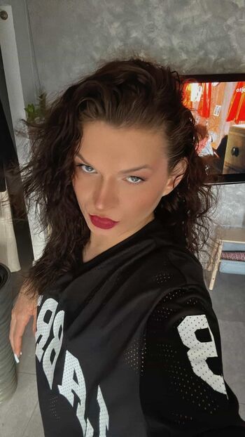 Lana Devone