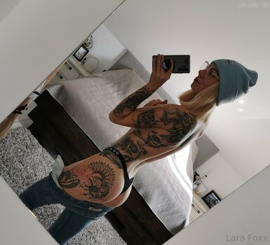 Lara-Foxx
