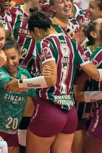 Lara Nobre