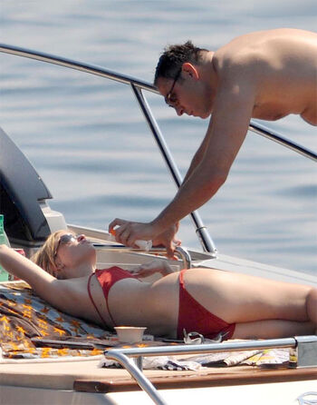 Lara Stone