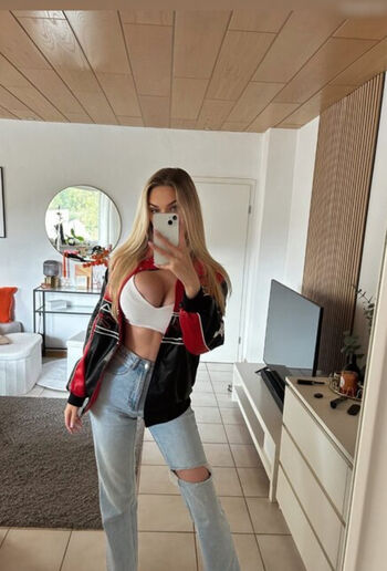 Laraa08