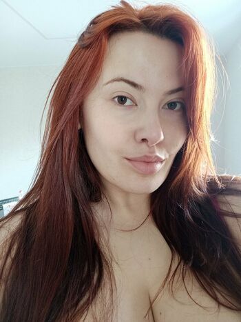 lariss_moon