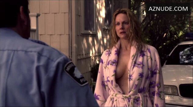 Laura Linney