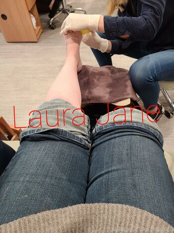 laurajaneuncensored
