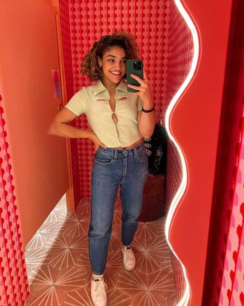 Laurie Hernandez