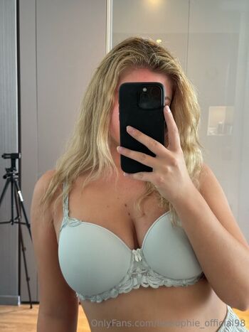 leasophie_official98