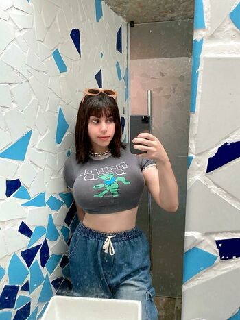 _leslieeliza
