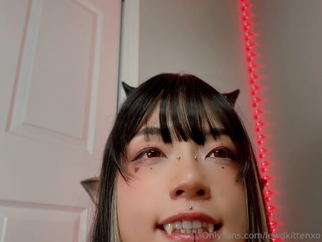 Lewdkittenxo