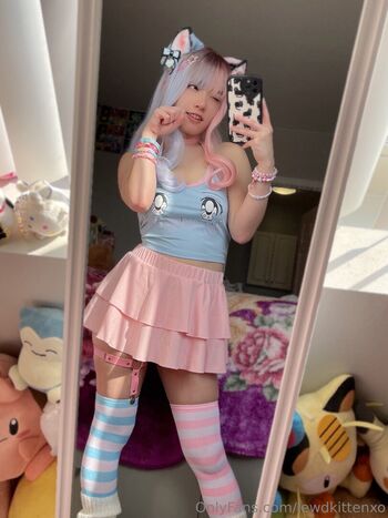 Lewdkittenxo
