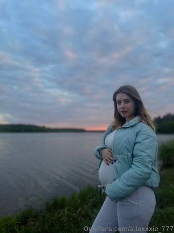 lexxie_swan