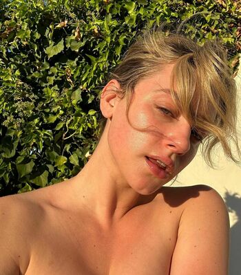 Lili Reinhart