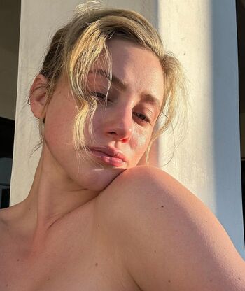 Lili Reinhart