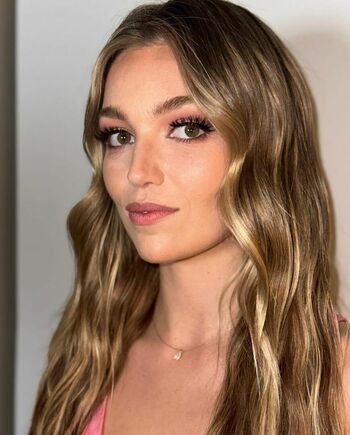 Lili Simmons