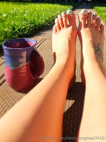 lilmisslongtoes7410