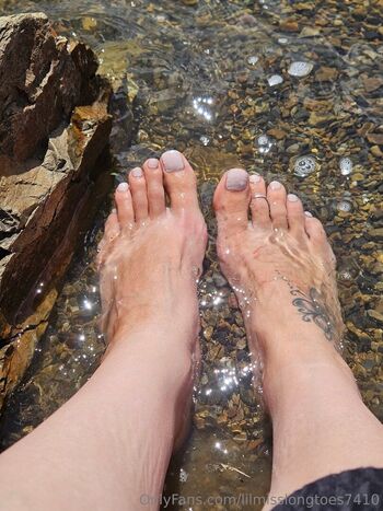 lilmisslongtoes7410